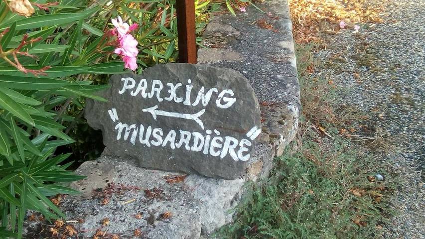 Location de vacances pour 2 personnes, avec piscine et jardin ainsi que bassin pour enfant et vue à Les Assions - 4