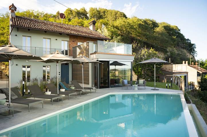 Villa con piscina per 6 persone, con giardino e balcone nonché sauna e idromassaggio in Piemonte