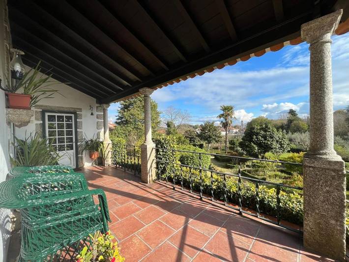 Location de vacances pour 4 personnes, avec Balcon et Terrasse ainsi que Jardin et Vue dans Carregal do Sal