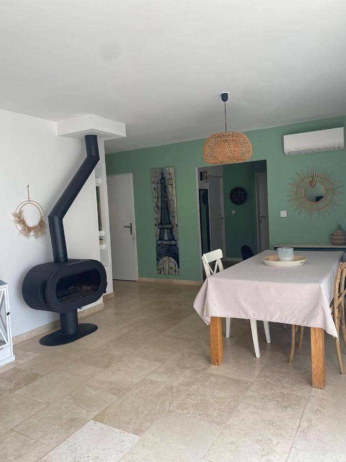 Villa pour 8 personnes, avec piscine et terrasse