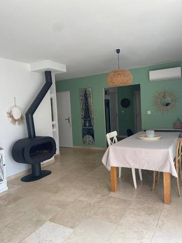 Location de vacances pour 8 personnes, avec terrasse et piscine à Pélissanne