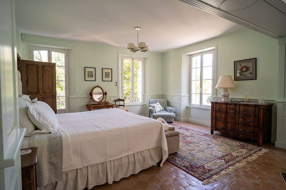 Wonderful private villa for 11 people with Wifi, A/C, private pool, Tv and patio in Draguignan, Draguignan region