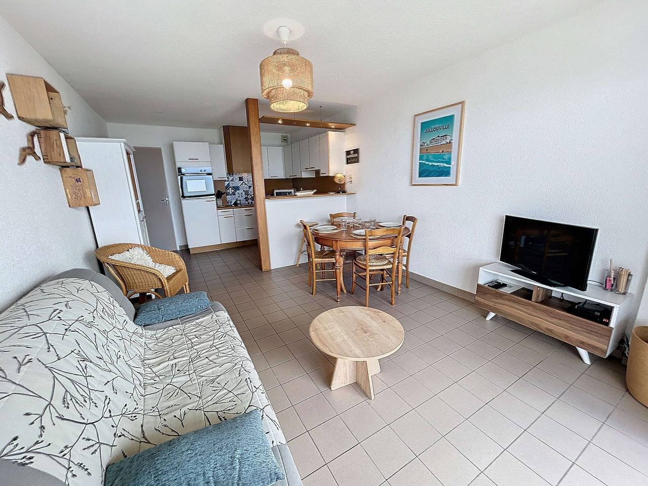 Apartamento entero, Apartamento en Primera Línea de Playa con Terraza Privada y Acceso Directo al Mar in Jullouville, Côte de la Déroute