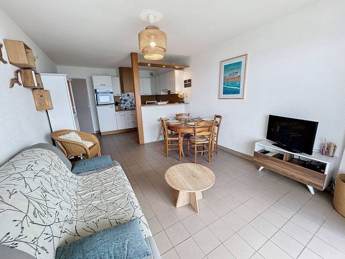 Apartamento entero, Apartamento en Primera Línea de Playa con Terraza Privada y Acceso Directo al Mar in Jullouville, Côte de la Déroute