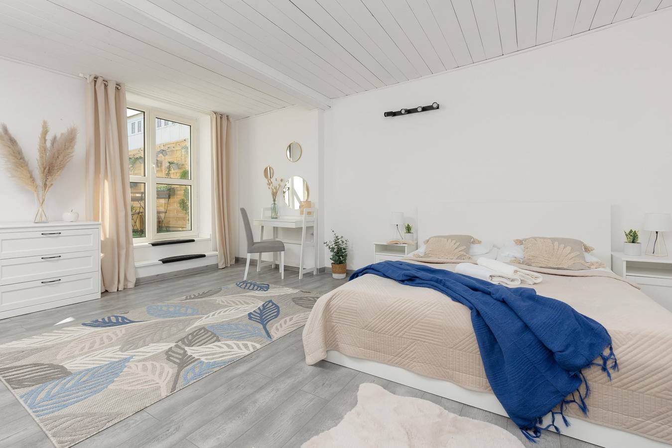 Ganze Wohnung, Spacious Apartment in Zoliborz | Terrace and Workspace in Żoliborz, Warschau