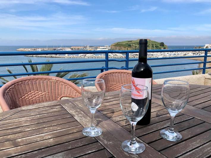 Ganze Wohnung, Penthouse mit Terrasse und Klimaanlage, Strandnah in Platja del Port (Llanca), Llanca