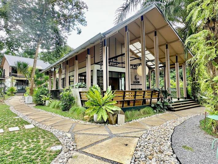 Hotel para 4 personas, con jardín y vistas - 1
