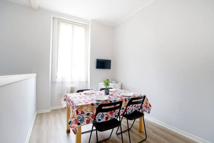 Entire apartment, Guesthost - Comfy Studio-Flat near Verona Center in Centro Storico di Verona, Verona