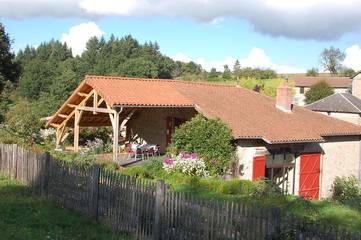 Chambre d’hôte pour 3 personnes, avec jardin à Flavignac