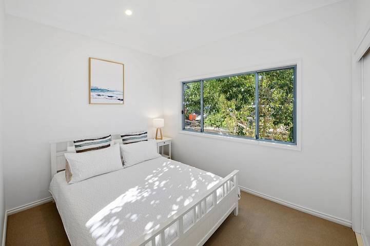 Holiday home for 10 people, with balcony in Avoca Beach