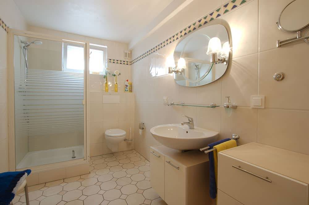 Ganze Wohnung, Ferienwohnung 'Puppenstube' ruhige Lage, Sauna , W-Lan , Garten in Hagenburg, Landkreis Schaumburg