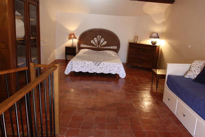 Gîte pour 5 personnes, avec jardin ainsi que terrasse et piscine dans le Luberon - 2