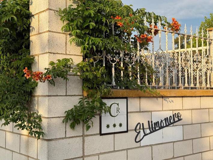 Casa rural para 6 personas, con Terraza además de Jardín y Piscina en La Serena
