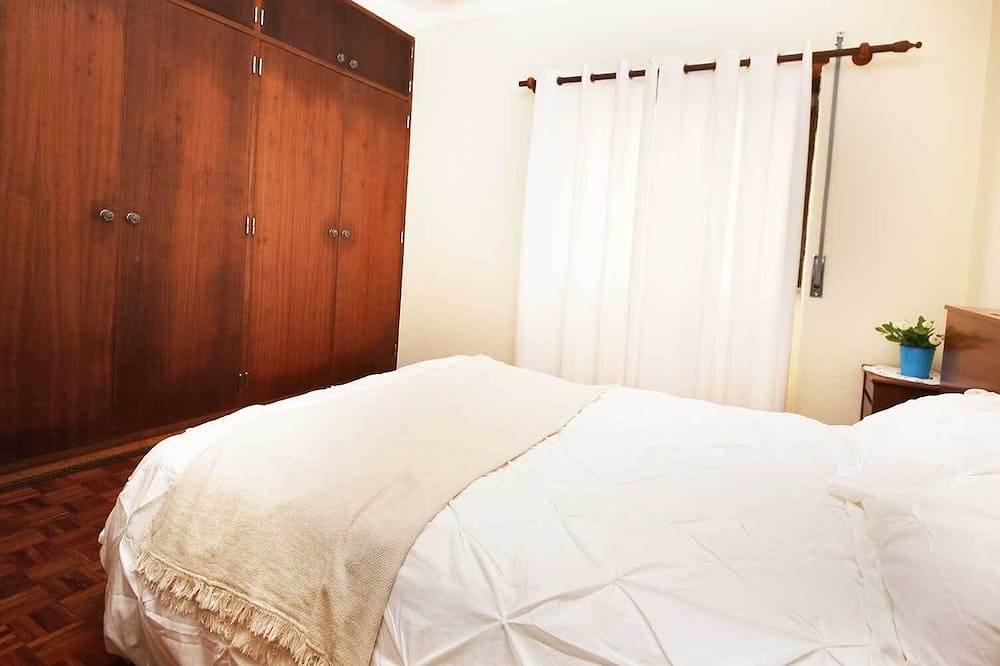 Entire apartment, Apartment im Zentrum, Balkon mit Meerblick & Grill in Praia dos Pescadores (Ericeira), Ericeira