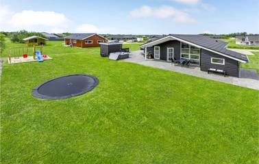 Ferienhaus für 8 Personen, mit Terrasse und Sauna, mit Haustier in Skaven Strand