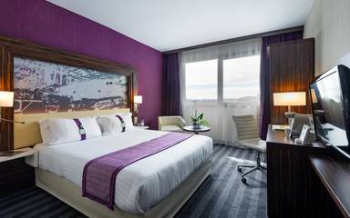 Hôtel pour 2 personnes, avec piscine ainsi que jardin et vue dans Aeroport Toulouse - Blagnac