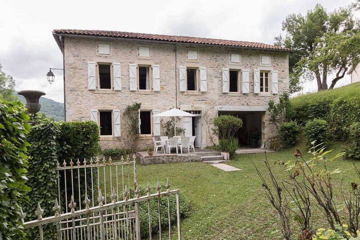 Location de vacances pour 8 personnes, avec Jardin à Arguenos