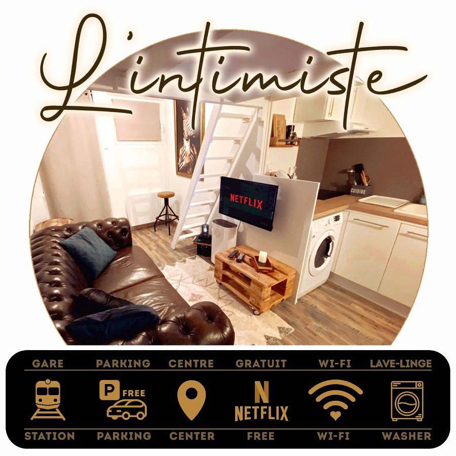 Appartement entier, L'Intimiste à Saint Lô - Atypique - Studio Duplex Privé tout équipé - Gare - Centre - Parking gratuit - Entrée autonome - Chambre en mezzanine - Wifi - Netflix - Lave-linge in Saint-Lô, Région de Saint-Lô