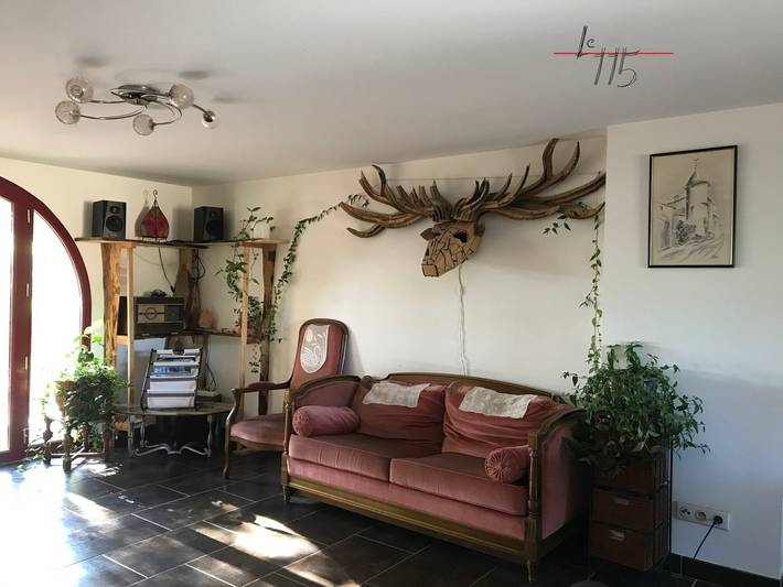 Maison de campagne pour 10 personnes, avec jardin, animaux acceptés à Hadol