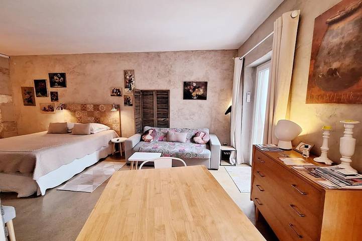 Ferienwohnung für 2 Personen, mit Terrasse und Pool sowie Garten - 1