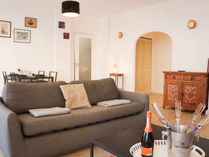 Gîte pour 6 personnes, avec balcon à Juan-les-Pins - 2