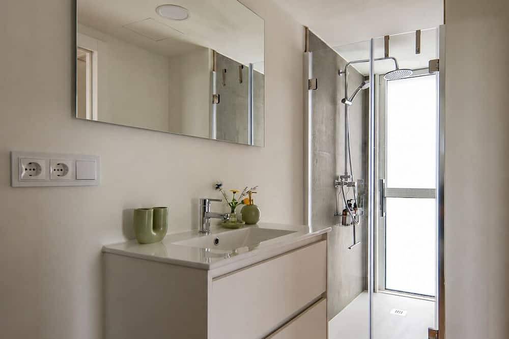 Ganze Wohnung, Apartment mit Meerblick & Pool an der Küste Galiciens in Cangas, Rías Baixas