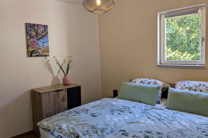 's klä Haisel - freistehendes Ferienhaus zentrumsnahe am Rande des Pfälzerwaldes in Neustadt-Stadtmitte, Neustadt an der Weinstraße