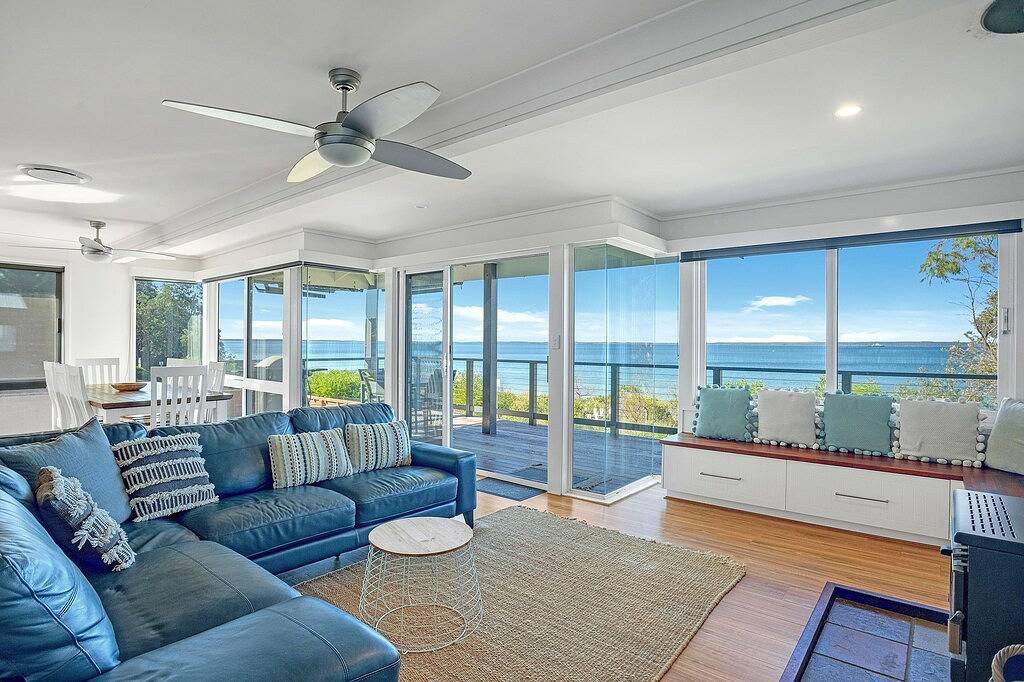 Beachfront: Fantastische Lage mit atemberaubender Aussicht auf die Jervis Bay. in Vicentia NSW, Jervis Bay