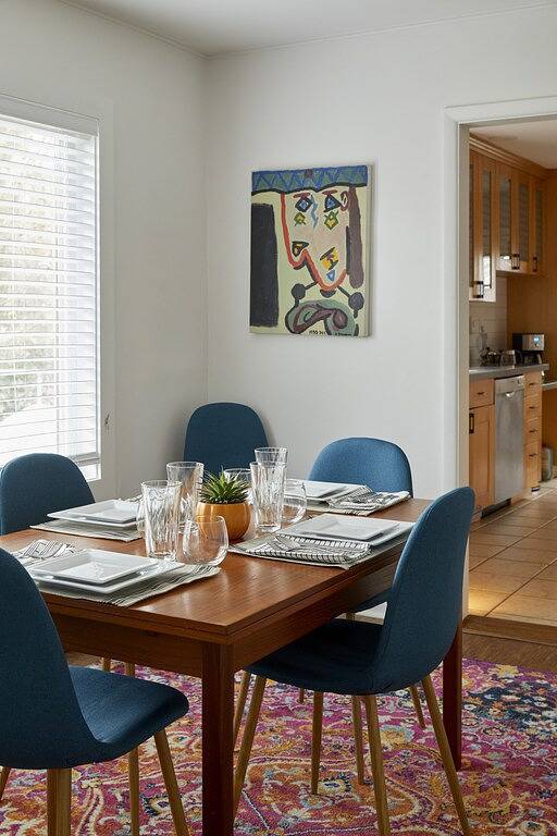 Hot Tub Fully Fenced Yard Spacious Bungalow Perfect for Families in Seattle, King County