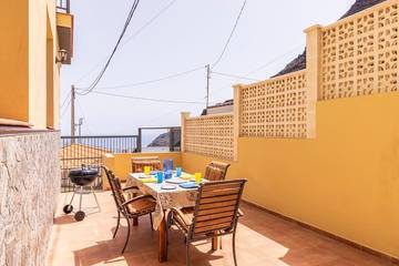 Gîte pour 4 personnes, avec terrasse dans Tamaimo