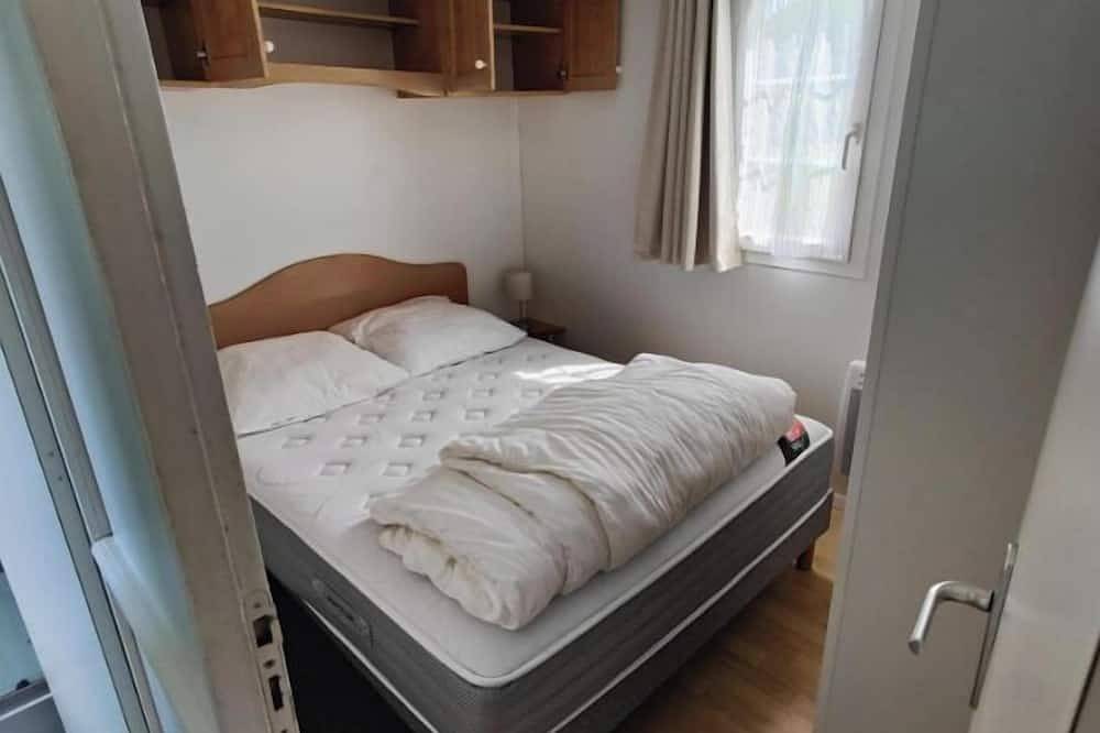 🏡 Cosy bungalow with 2 bedrooms and private garden in Louannec, Pink Granite Coast