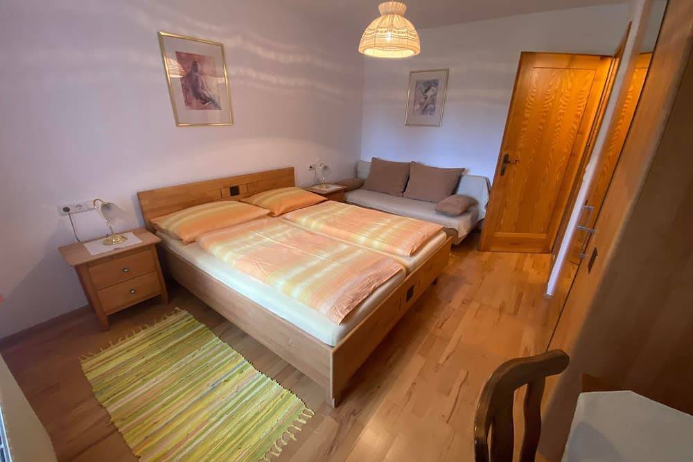 Ganze Wohnung, Fewo für bis zu 5 Pers. Balk. - Ferienwohnungen Haus Bianca und Sterngut in Salzkammergut-Berge, Unterach am Attersee