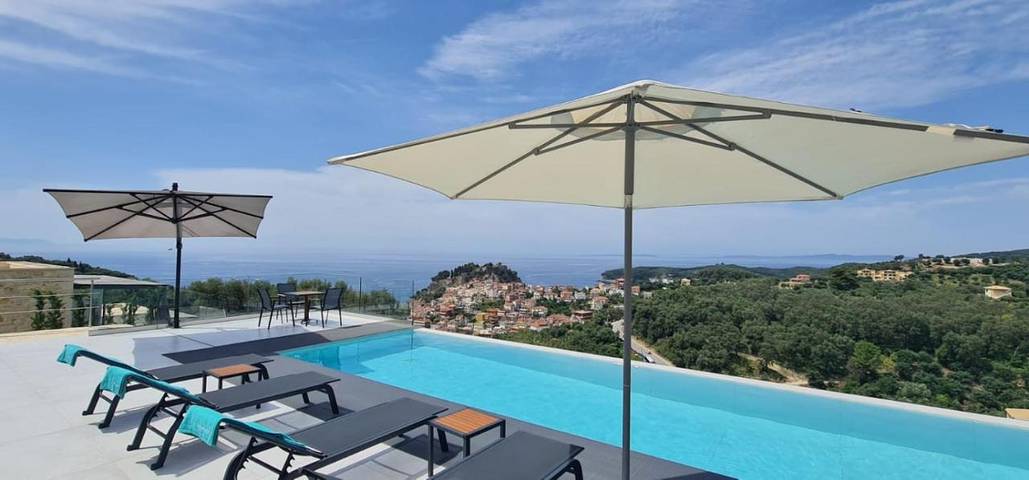 Villa für 6 Personen, mit Pool und Garten sowie Ausblick in Parga