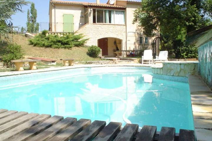 Location de vacances pour 12 personnes, avec Jacuzzi ainsi que Terrasse et Jardin à Eygaliers