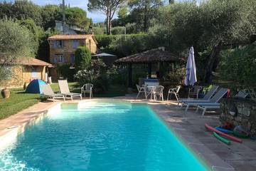 Agriturismo pour 6 personnes, avec piscine et jardin à Contes