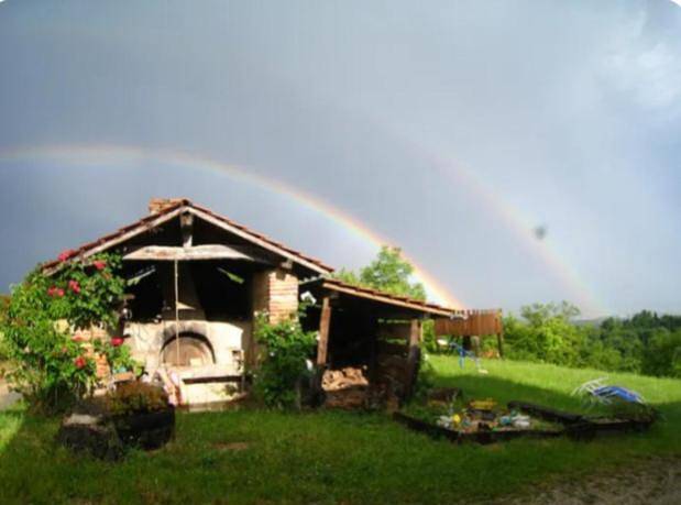 Gîte pour 3 personnes, avec Terrasse et Jardin ainsi que Piscine et Vue à Châtillon-la-Palud