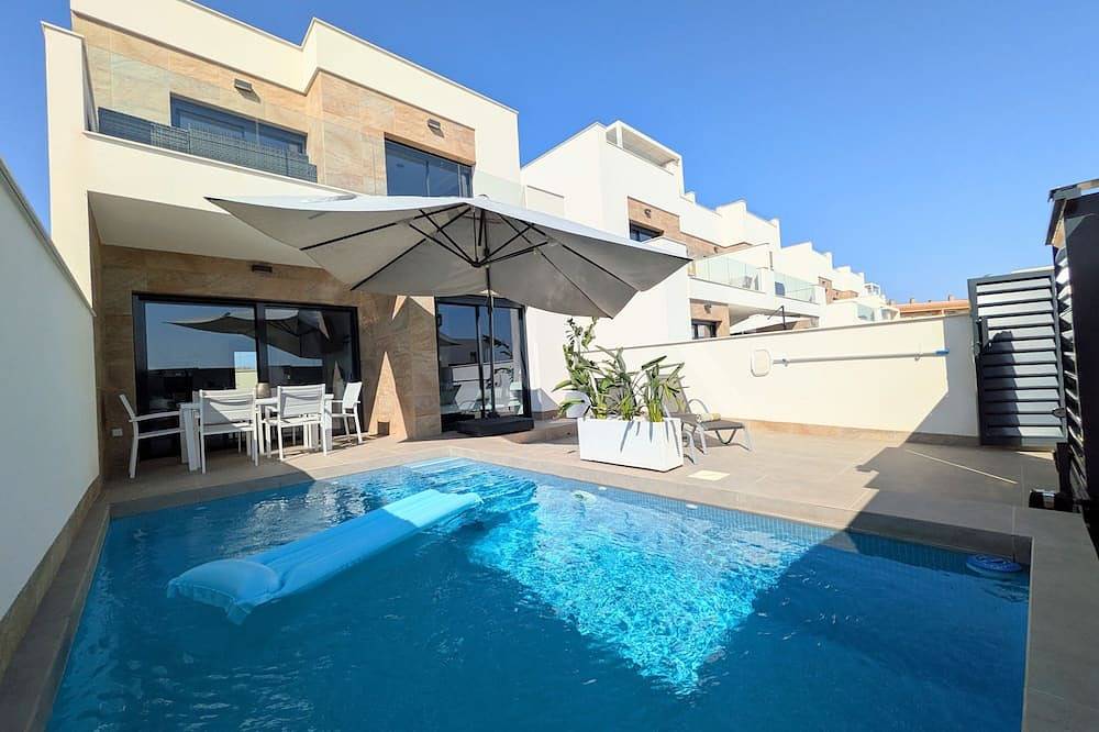 Villa „R-40-4 Obra Nueva im Zentrum“ mit privatem Pool, Wlan und Klimaanlage in Los Montesinos, Costa Blanca