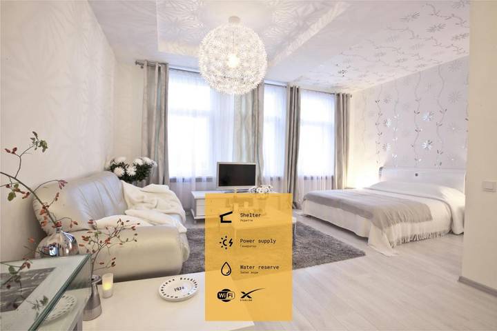 Hotel dla 3 osób, z Taras i Jacuzzi oraz Ogród i Widok w Odessa