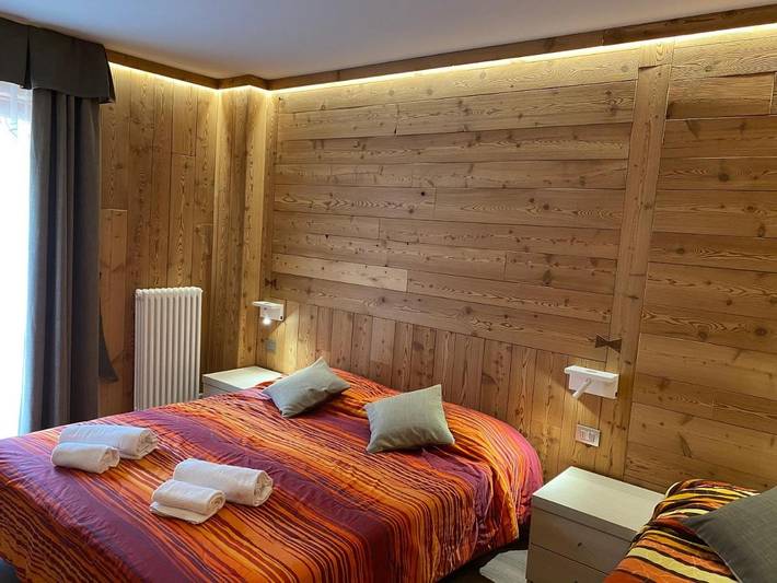 BnB für 3 Personen, mit Ausblick und Balkon im Aostatal