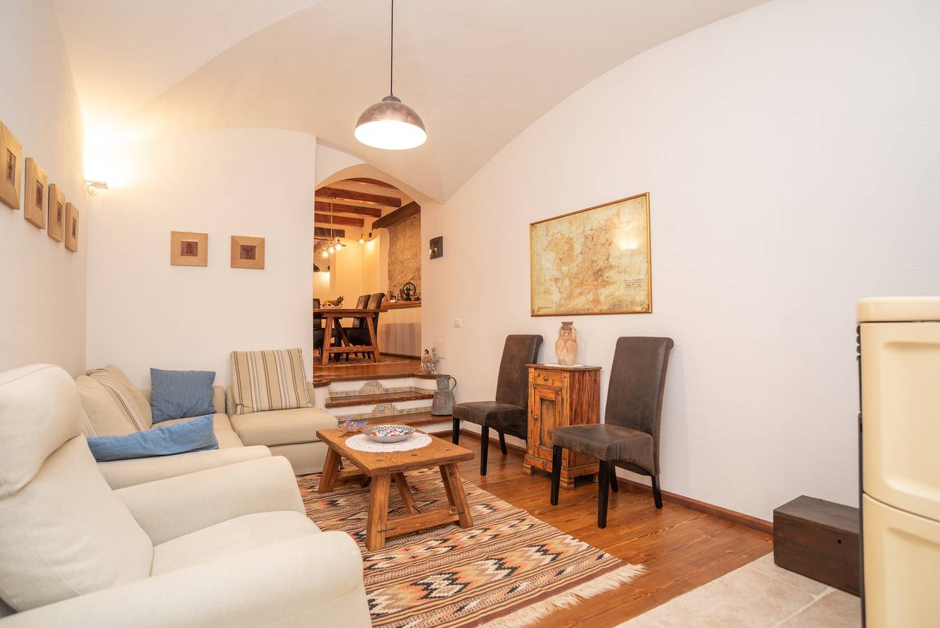 Historisches, zentral gelegenes Ferienhaus mit Wlan und Kamin in Alà dei Sardi, Barbagia