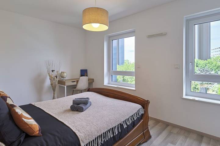 Entire apartment, Dans les étoiles - 2 bedroom with free parking near to the city center in Strasbourg, Strasbourg region