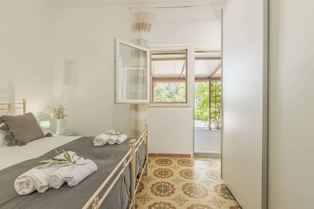 House Tina with pool - 2 rooms - 7 km reserve of Torre Guaceto in San Vito dei Normanni, Salento