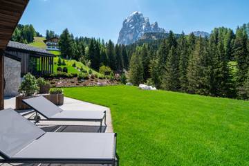 Chalet für 4 Personen, mit Garten und Whirlpool sowie Sauna in 