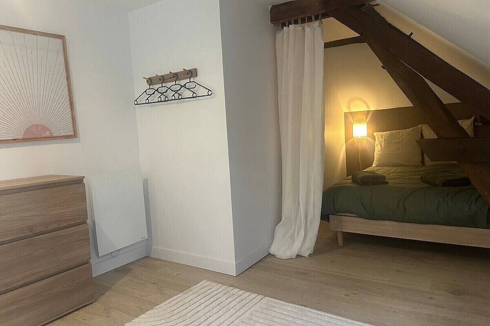 Entire apartment, Apartment-Private Bathroom-Apartment in Sens, Yonne