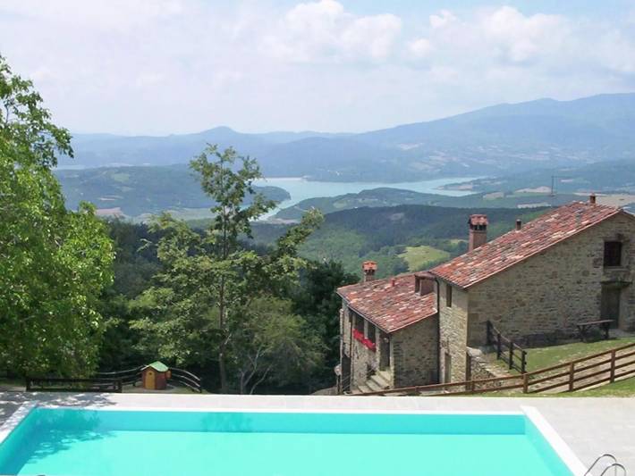 Location de vacances pour 24 personnes, avec piscine et terrasse à Sansepolcro - 2