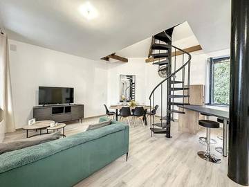 Gîte pour 6 personnes, avec vue et terrasse à Charmes