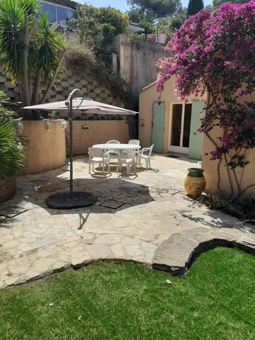 Gîte pour 4 personnes, avec terrasse et vue dans La Madrague