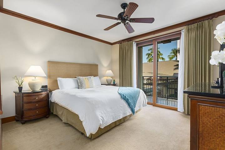Vacation rental for 8 people, with sauna and pool as well as yard and hot tub in Ko Olina