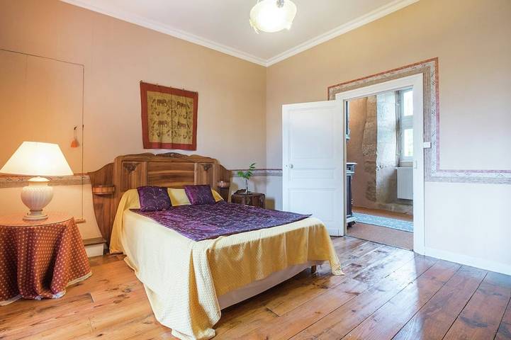 Location de vacances pour 6 personnes, avec terrasse ainsi que jardin et piscine à Saint-Jory-las-Bloux - 3