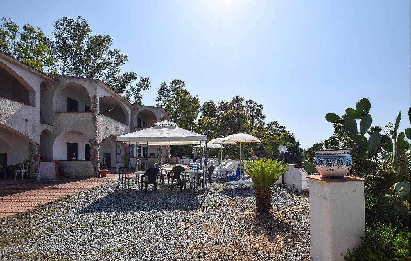 Ganze Ferienwohnung, Appartement am Strand mit Parkplatz, Kabel-TV und Doppelbett in Marina di Bordila, Vibo Valentia Provinz